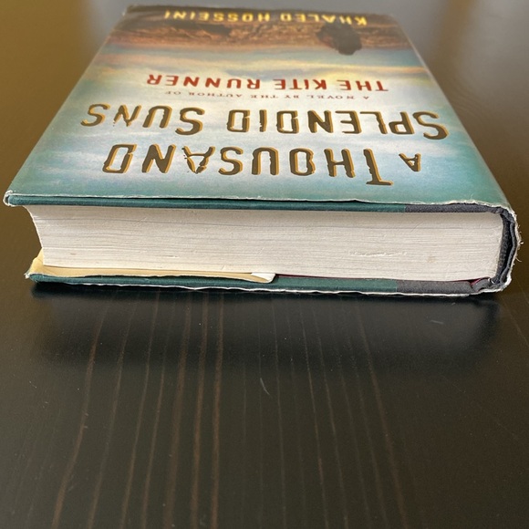 A Thousand Splendid Suns - Khaled Hosseini (Copy 2) - Picture 7 of 14